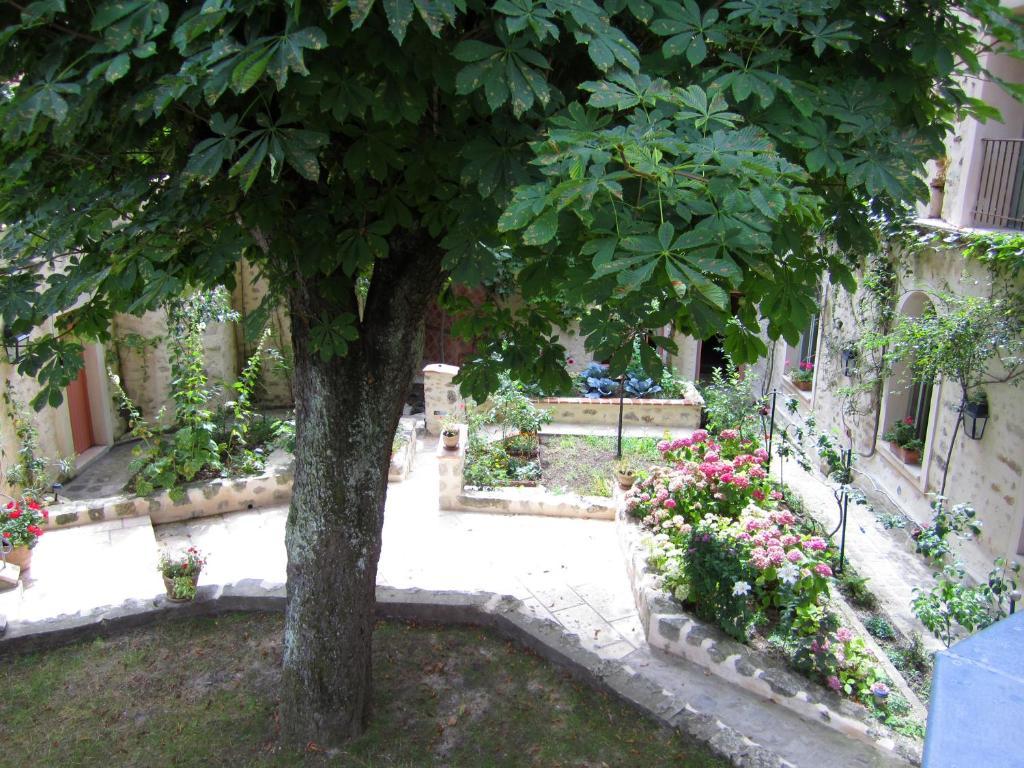 Chambres D'Hotes La Closerie Des Trois Marottes Мелён Номер фото
